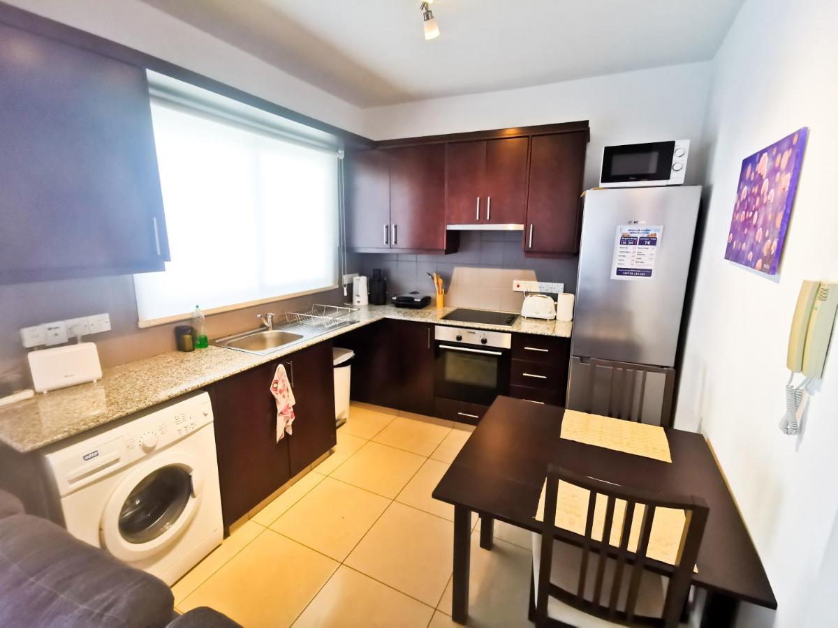 Promenade Breeze City Apartment Larnaca Exterior photo