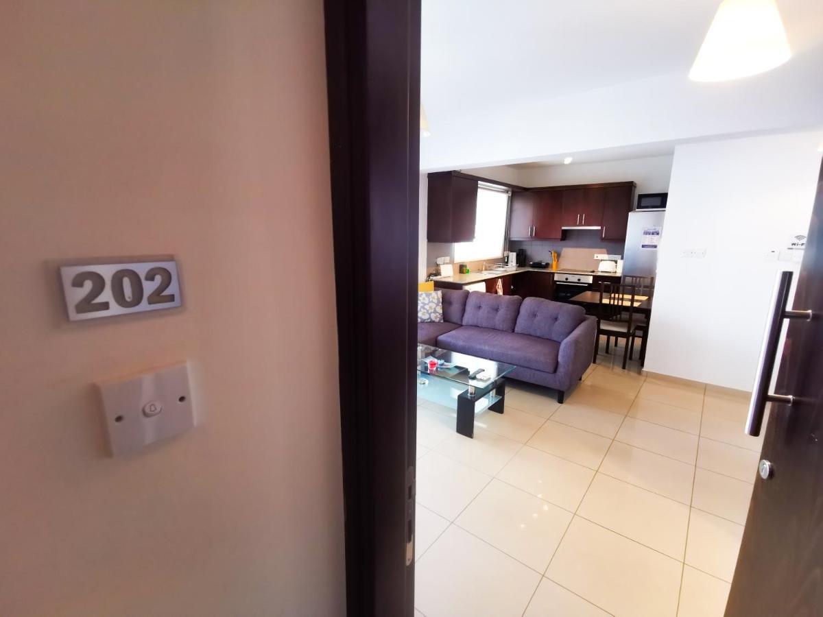 Promenade Breeze City Apartment Larnaca Exterior photo