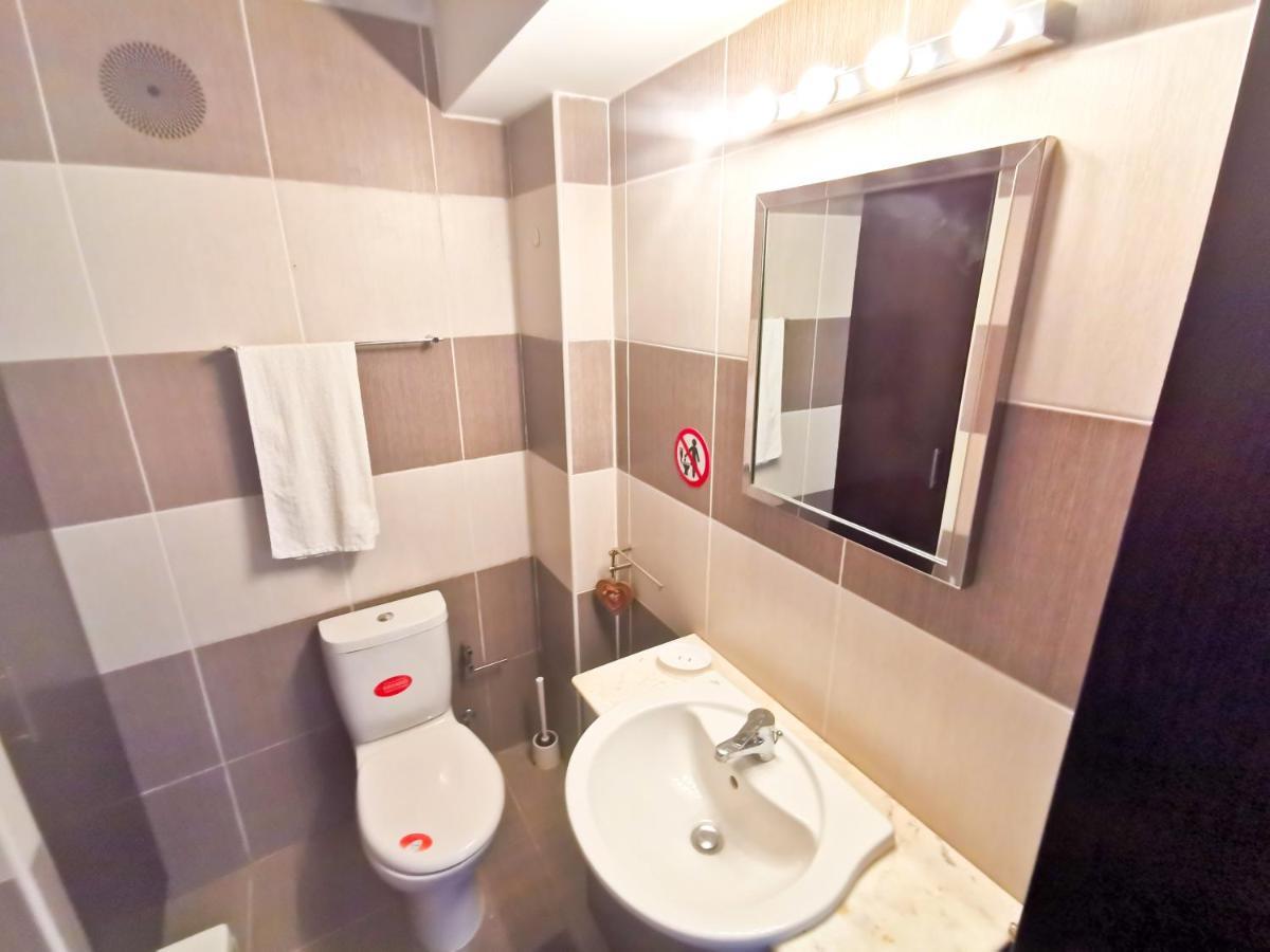 Promenade Breeze City Apartment Larnaca Exterior photo
